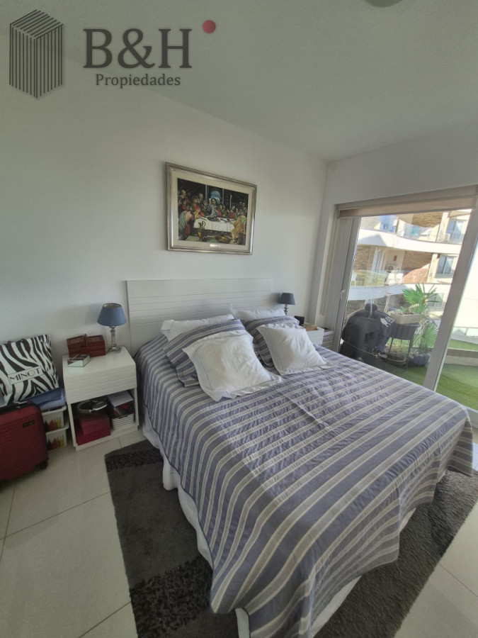 Apartamento ID.6910 - Apartamento en venta primera linea Playa Mansa Punta del Este 2 dormitorios