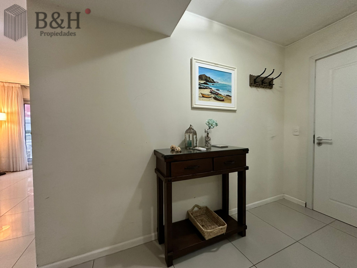 Apartamento ID.6041 - Apartamento en venta, 1 dormitorio en Península, Punta del Este