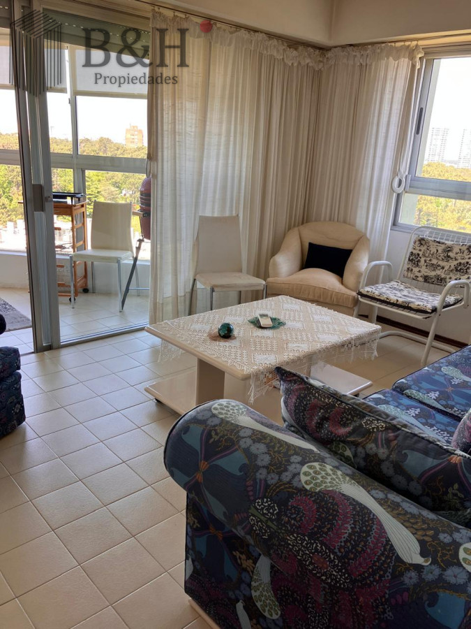 Apartamento ID.6348 - Vende hermoso depto de 3 dormitorios con vista, Punta del Este