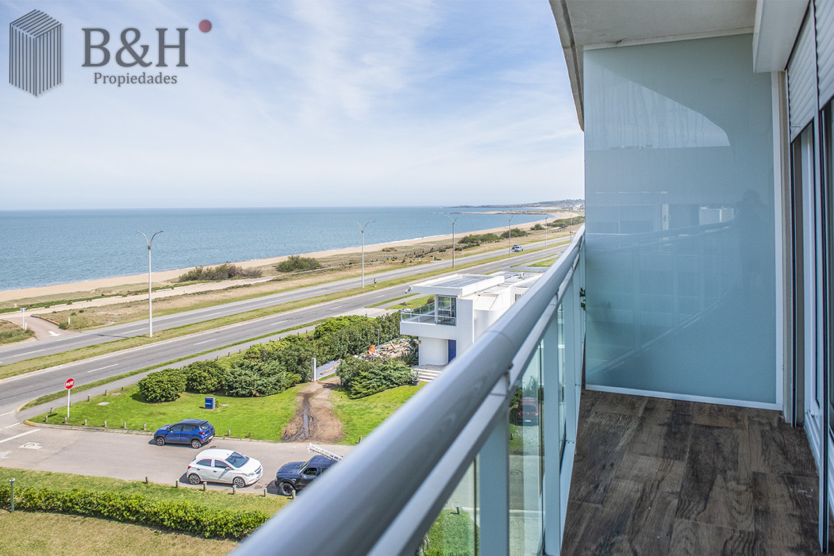 Apartamento ID.6057 - Vende departamento de 2 dormitorios en Playa Mansa, Punta del Este 