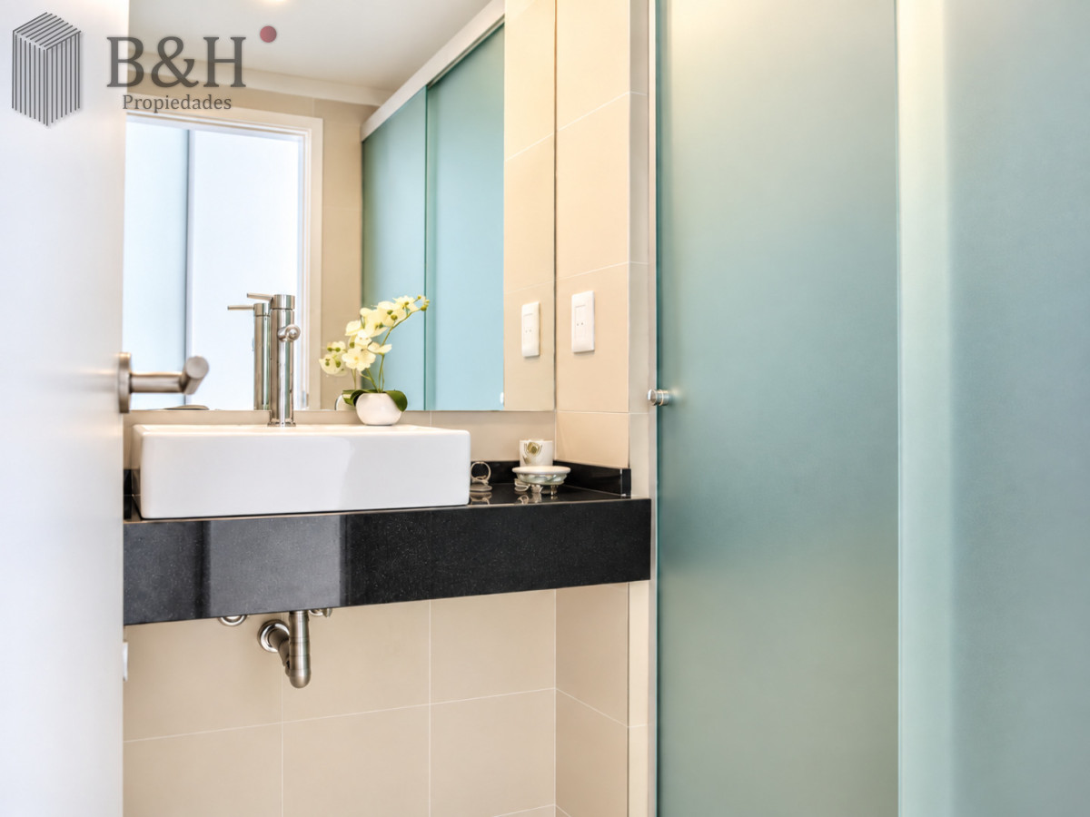 Apartamento ID.7841 - En alquiler Departamento frente al mar en Playa Mansa de 3 dormitorios Punta del Este