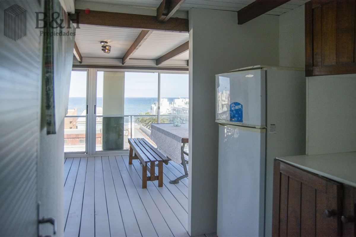 Apartamento ID.3147 - PORTO MARE , PUERTO , Penthouse duplex de 3 dormitorios en venta. Departamento con parrillero. 