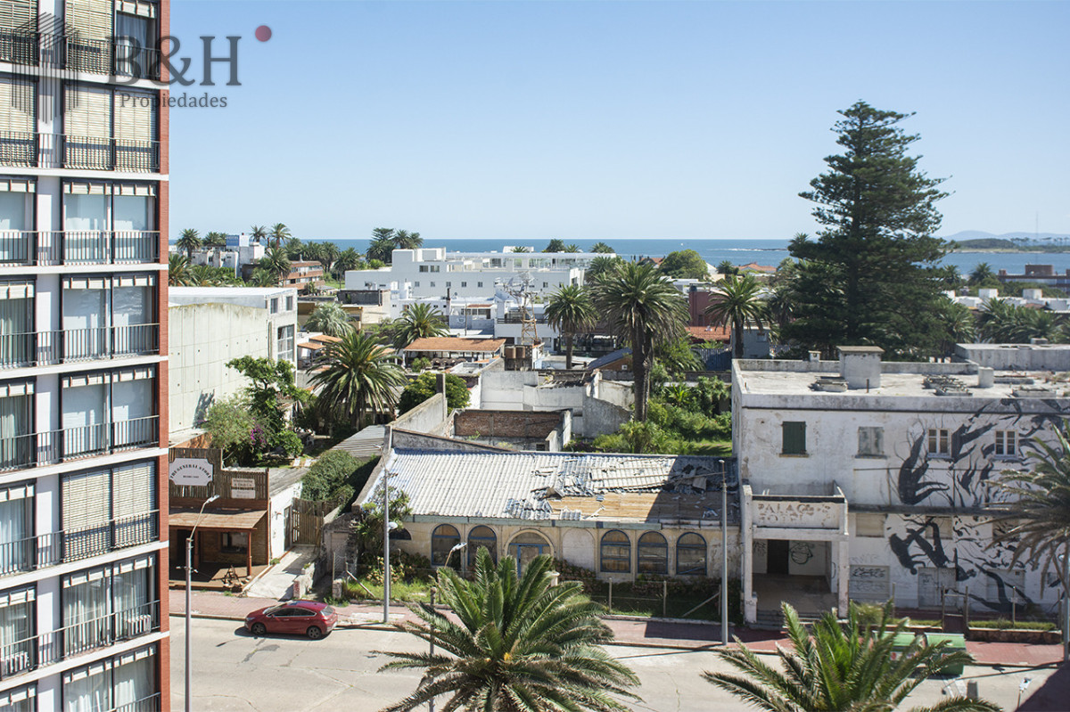 Apartamento ID.7722 - Apartamento de 2 dormitorios con vista al mar en venta en Peninsula.