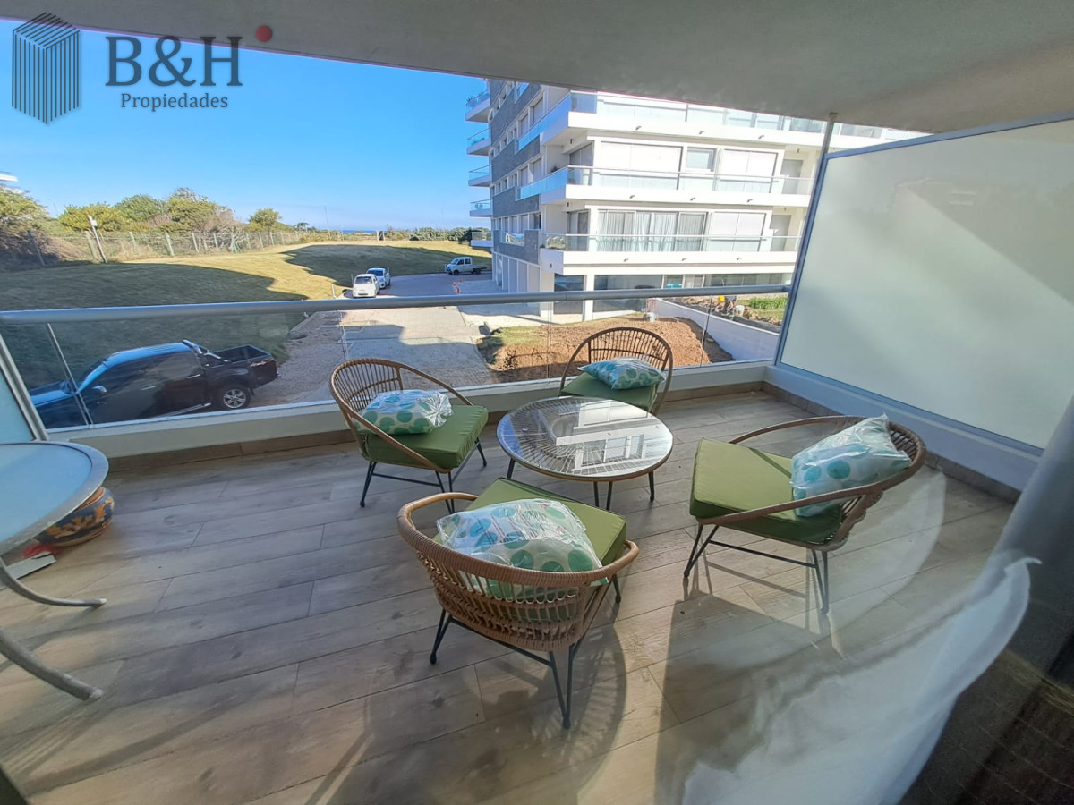 Apartamento ID.5610 - Departamento de 2 dormitorios en venta, Playa Brava, Punta del Este. Silente