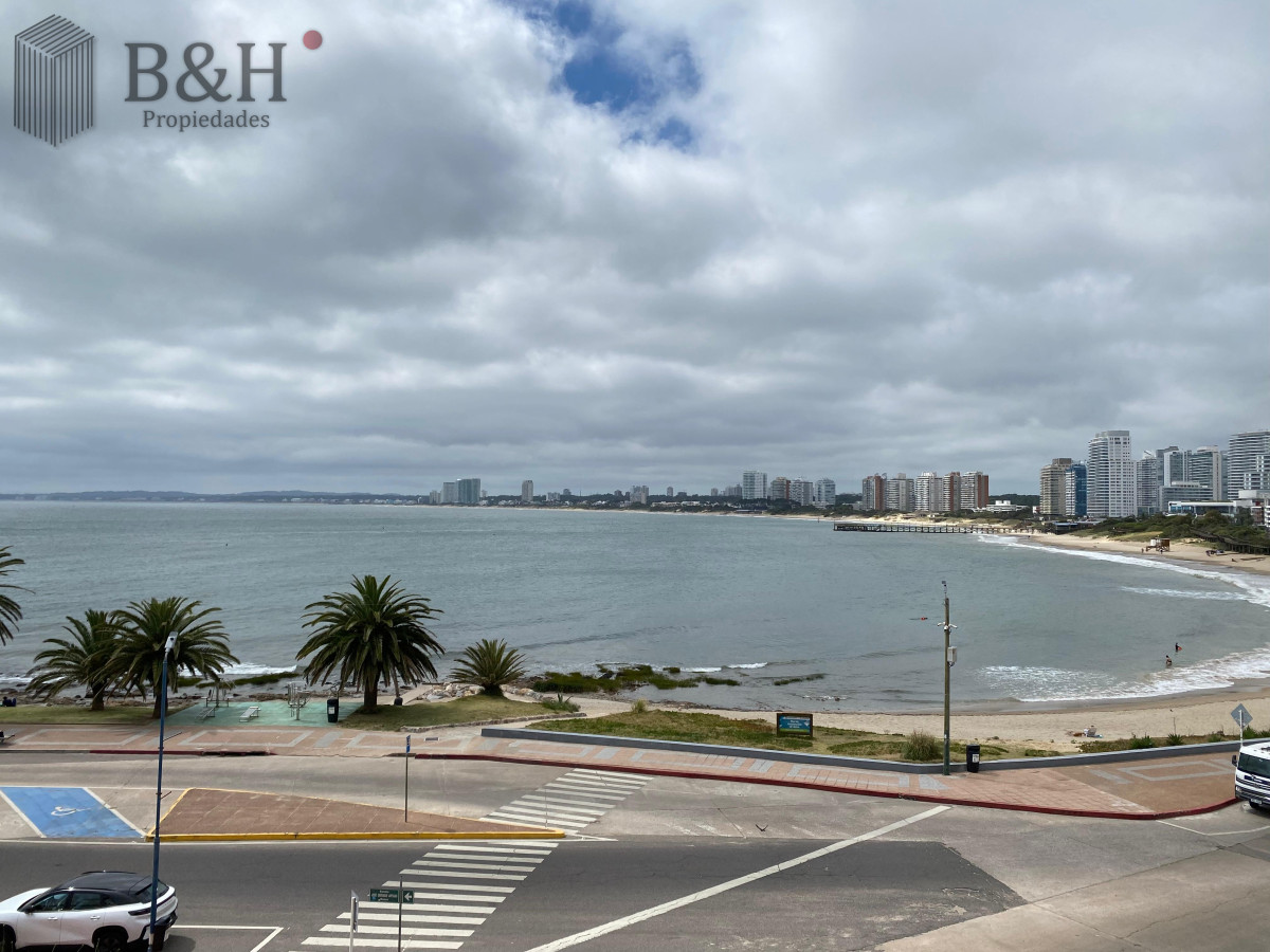 Apartamento ID.7267 - Vende apartamento con vista al mar de 3 dormitorios, Punta del Este
