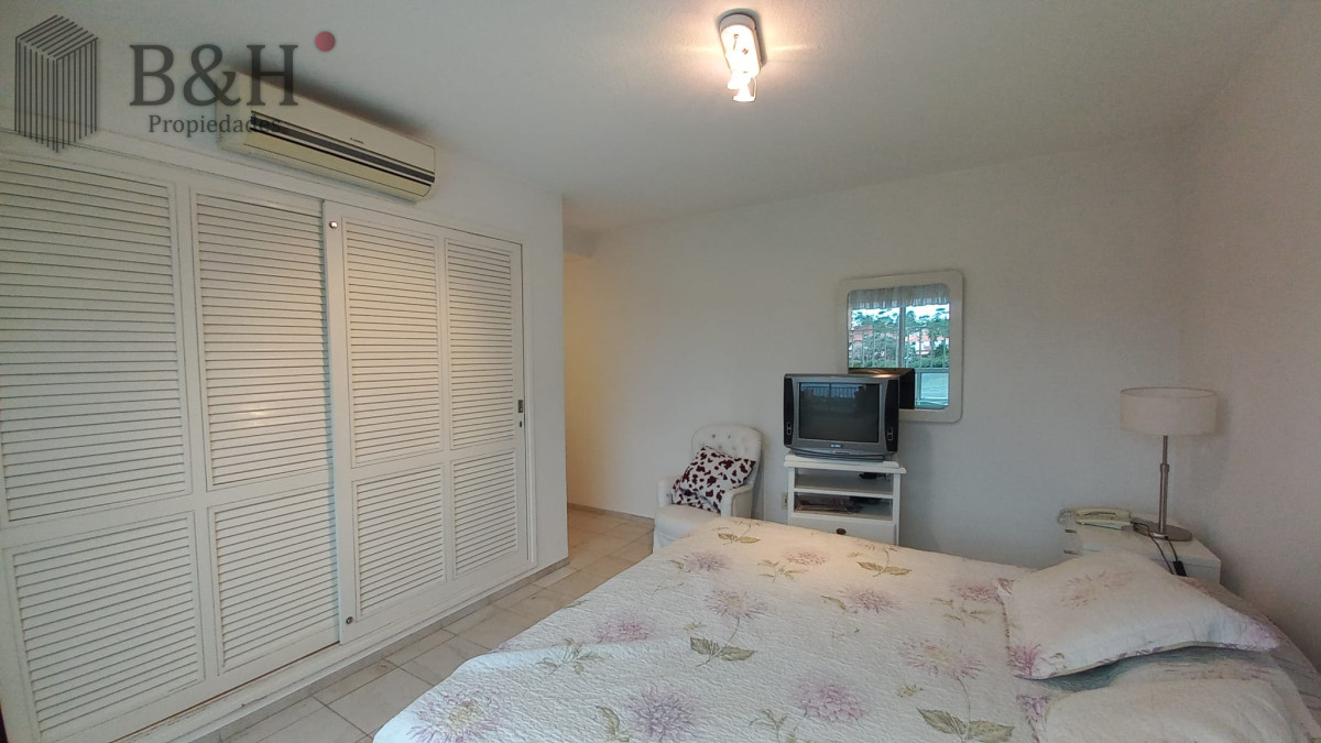 Apartamento ID.5101 - Departamento de 3 dormitorios + dependencia en venta, Playa Mansa. Torre Jefferson,.