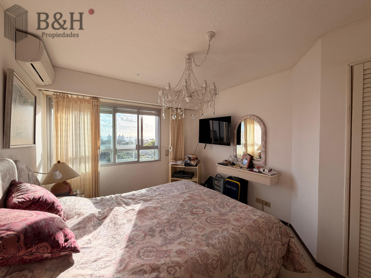 Apartamento ID.6348 - Vende hermoso depto de 3 dormitorios con vista, Punta del Este