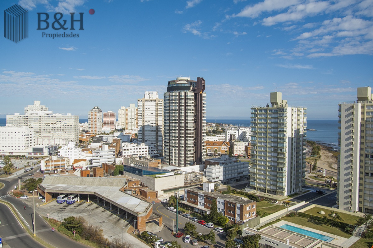 Apartamento ID.5705 - Imperiale piso alto de 2 dormitorios en Punta del Este