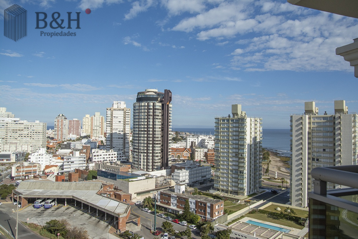 Apartamento ID.5705 - Imperiale piso alto de 2 dormitorios en Punta del Este