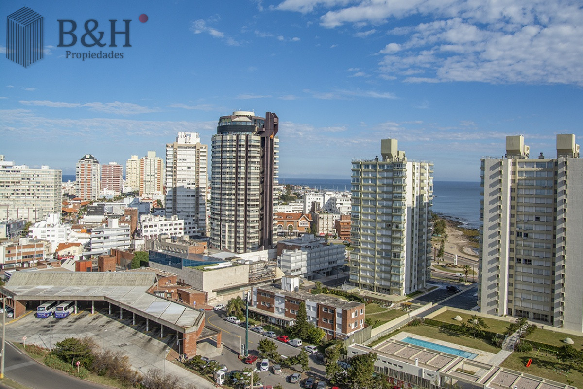 Apartamento ID.5705 - Imperiale piso alto de 2 dormitorios en Punta del Este