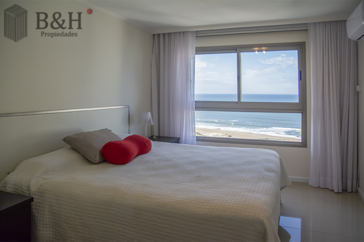 Apartamento ID.5705 - Imperiale piso alto de 2 dormitorios en Punta del Este