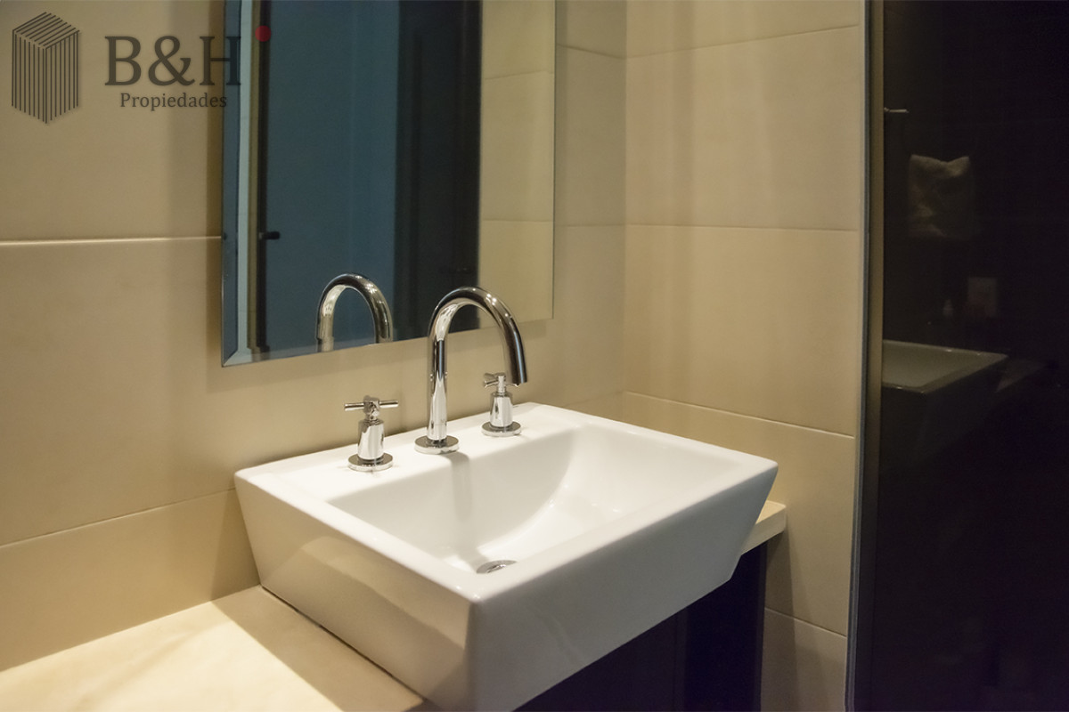 Apartamento ID.5705 - Imperiale piso alto de 2 dormitorios en Punta del Este
