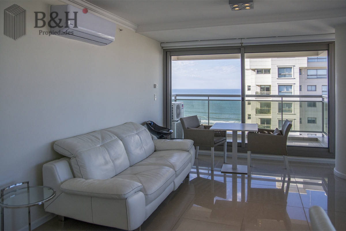 Apartamento ID.5705 - Imperiale piso alto de 2 dormitorios en Punta del Este