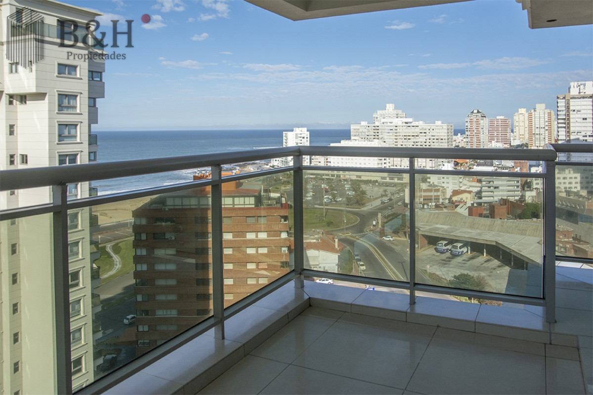 Apartamento ID.5705 - Imperiale piso alto de 2 dormitorios en Punta del Este
