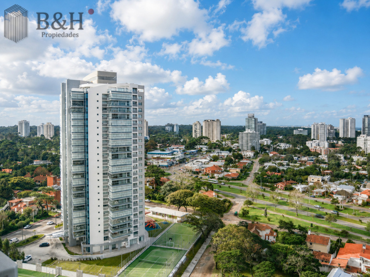 Apartamento ID.7369 - Departamento de 3 dormitorios en venta a pasos del mar. MANSA PUNTA DEL ESTE