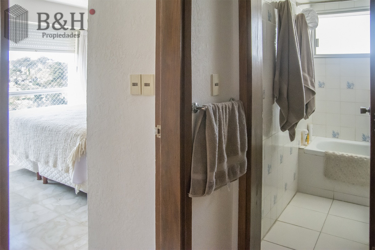 Apartamento ID.3148 - Apartamento en venta, Torre Fragata con hermosa vista al mar.