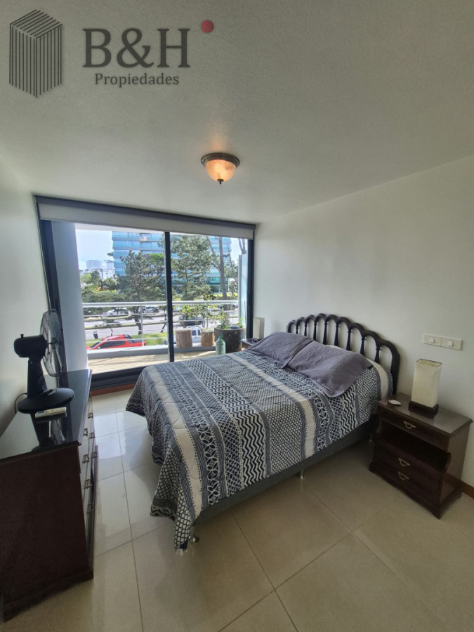 Apartamento ID.8230 - Apartamento en venta de 2 dormitorios en Punta del Este