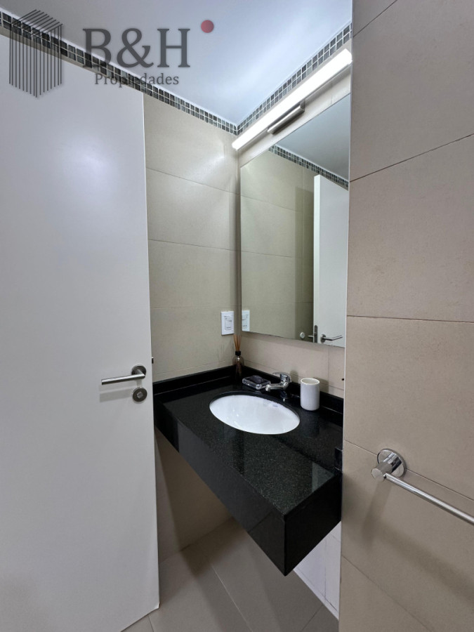 Apartamento ID.6082 - Vende apartamento de 1 dormitorio y medio en Peninsula, Punta del Este