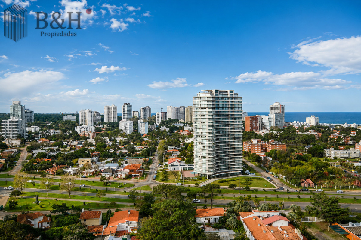 Apartamento ID.7369 - Departamento de 3 dormitorios en venta a pasos del mar. MANSA PUNTA DEL ESTE