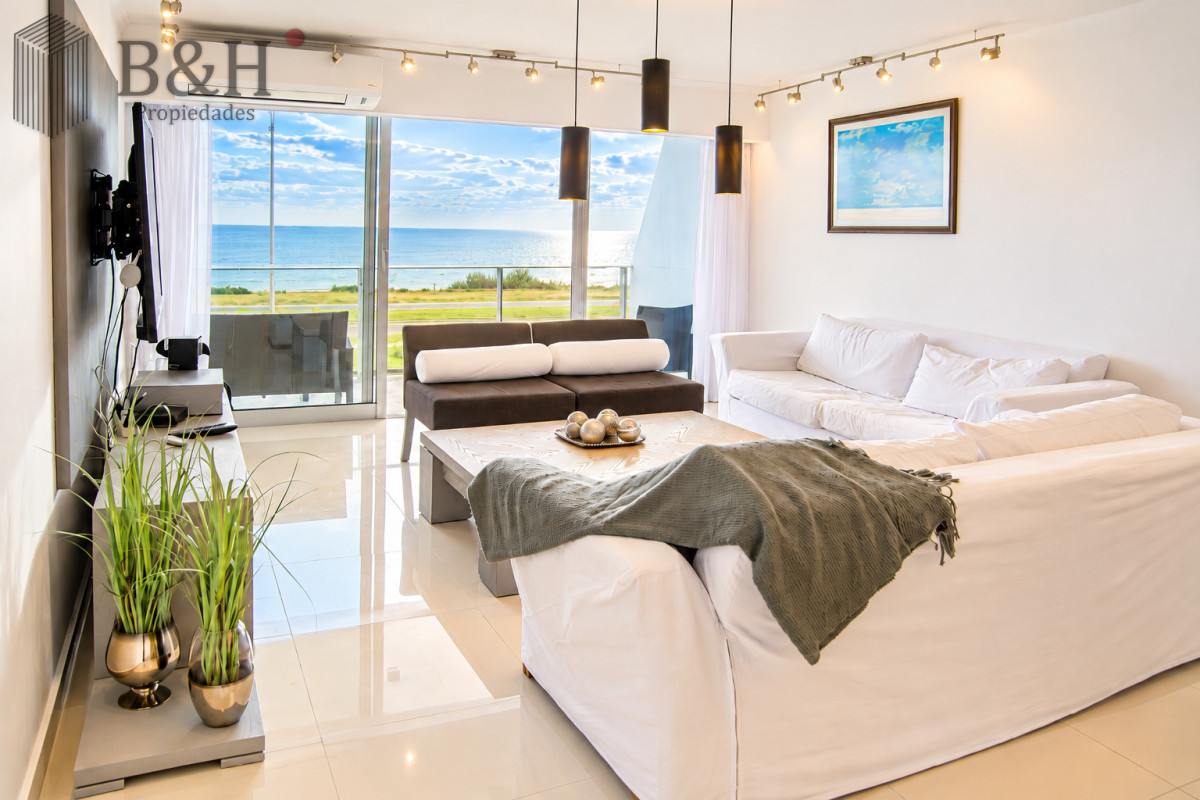 Apartamento ID.7841 - En alquiler Departamento frente al mar en Playa Mansa de 3 dormitorios Punta del Este