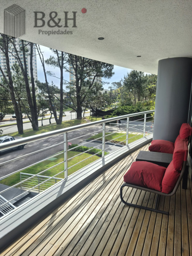 Apartamento ID.8230 - Apartamento en venta de 2 dormitorios en Punta del Este