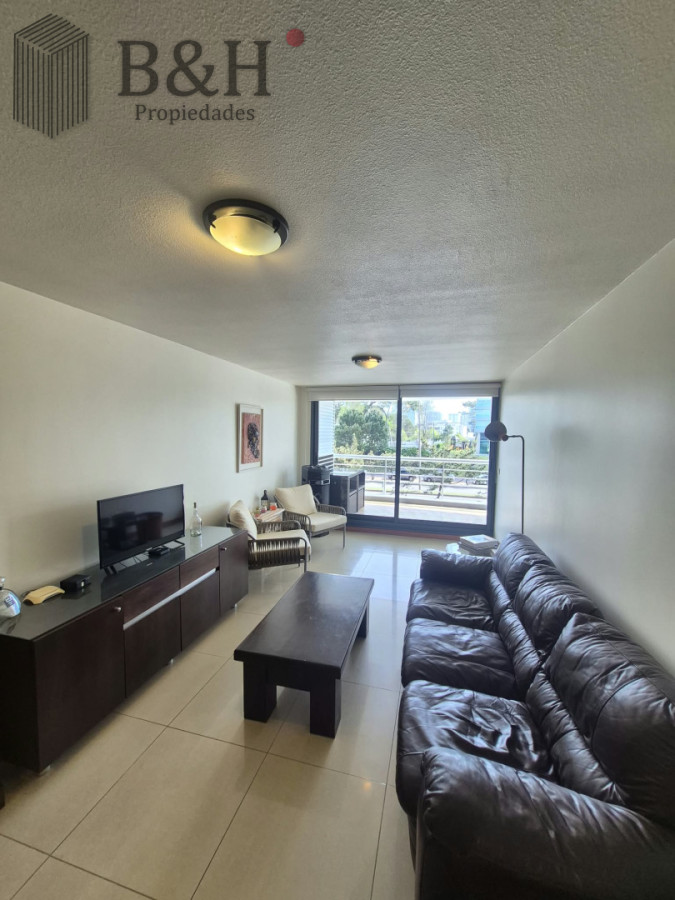 Apartamento ID.8230 - Apartamento en venta de 2 dormitorios en Punta del Este