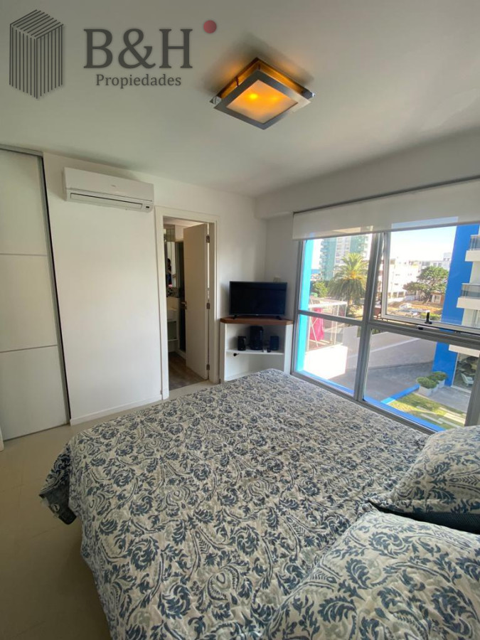Apartamento ID.7576 - Departamento de 2 dormitorios y medio en venta en Punta del Este