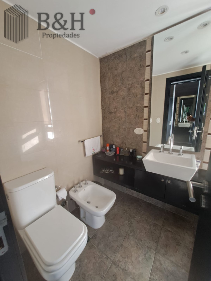 Apartamento ID.6527 - Apartamento en Playa Mansa a la venta 3 Dormitorios con vista