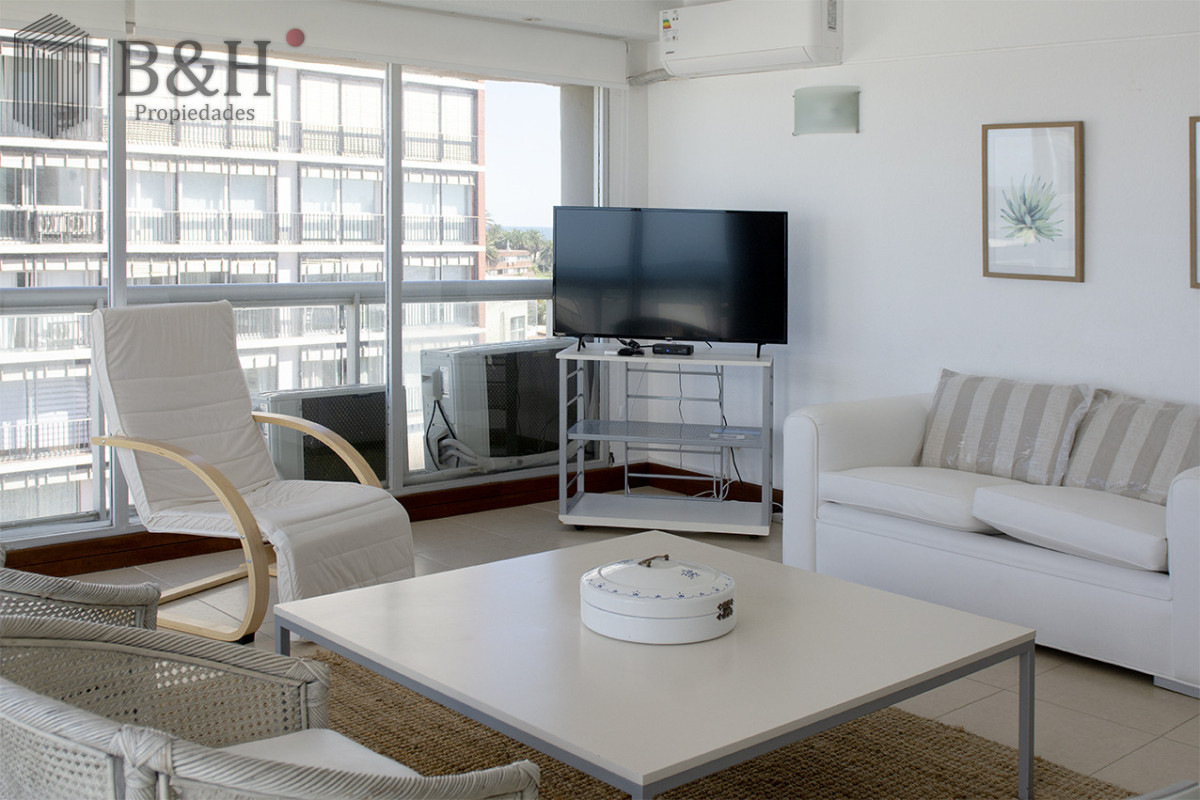 Apartamento ID.7722 - Apartamento de 2 dormitorios con vista al mar en venta en Peninsula.
