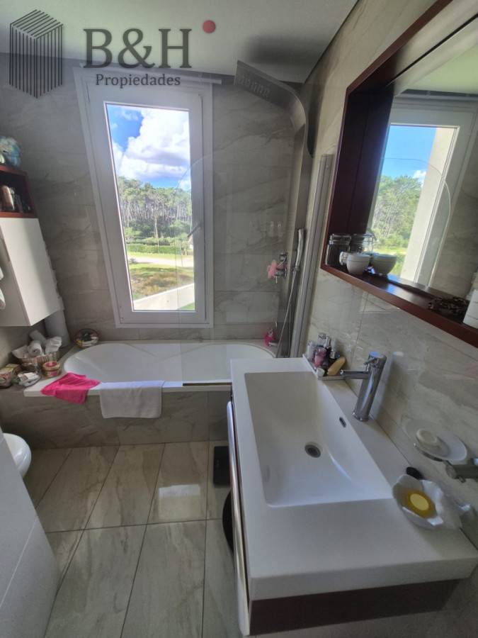 Apartamento ID.6910 - Apartamento en venta primera linea Playa Mansa Punta del Este 2 dormitorios
