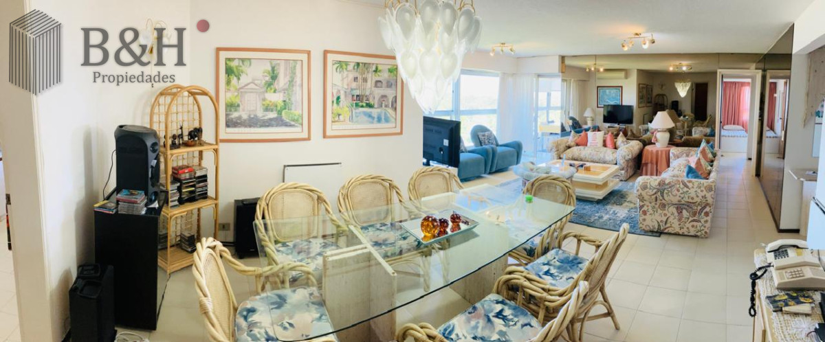 Apartamento ID.6348 - Vende hermoso depto de 3 dormitorios con vista, Punta del Este