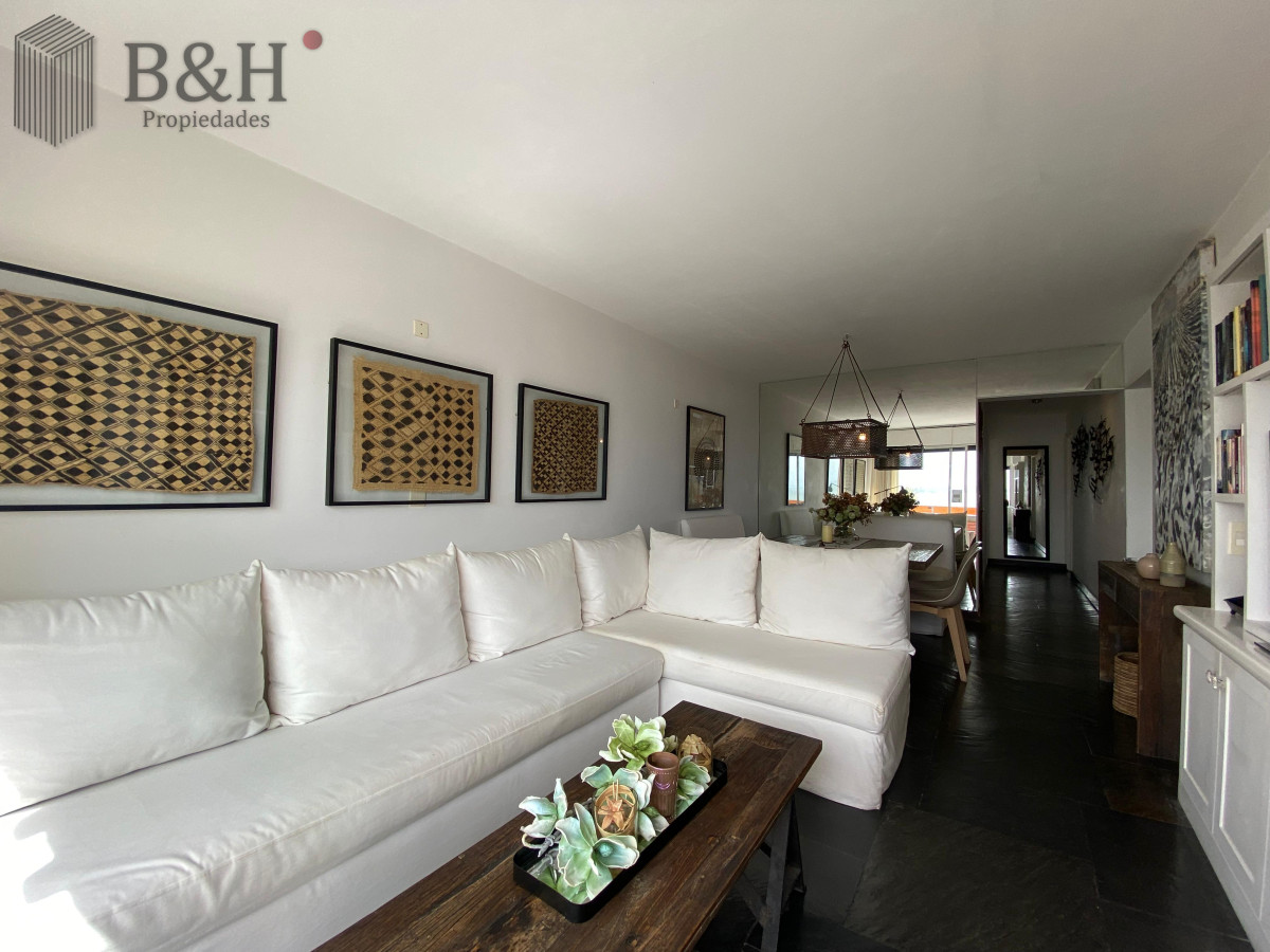 Apartamento ID.7267 - Vende apartamento con vista al mar de 3 dormitorios, Punta del Este