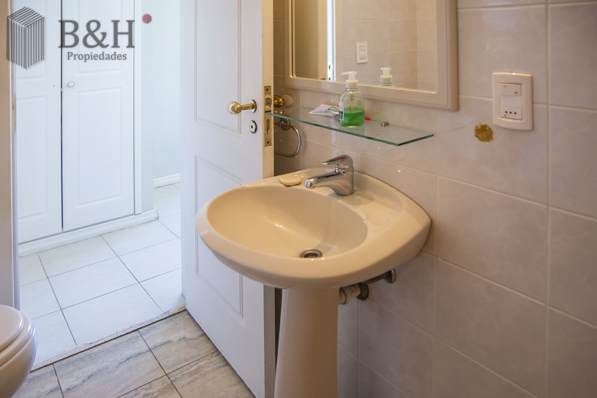 Apartamento ID.7835 - En venta apartamento de 3 dormitorios con muy buena vista a la bahía, Punta del Este.