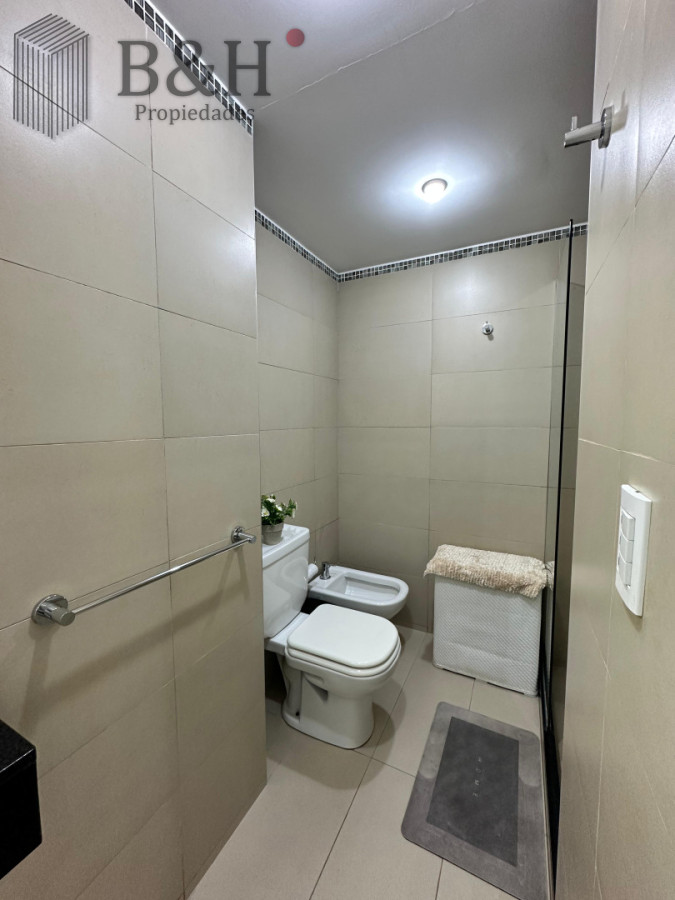 Apartamento ID.6082 - Vende apartamento de 1 dormitorio y medio en Peninsula, Punta del Este