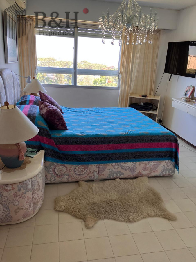 Apartamento ID.6348 - Vende hermoso depto de 3 dormitorios con vista, Punta del Este