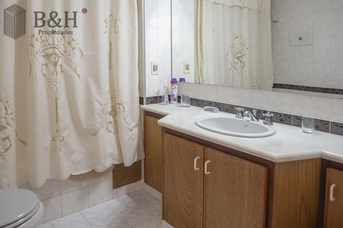 Apartamento ID.4765 - Vende departamento de 3 dormitorios en Ocean Tower, Punta del Este 