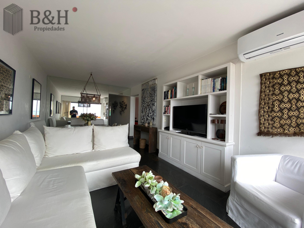 Apartamento ID.7267 - Vende apartamento con vista al mar de 3 dormitorios, Punta del Este