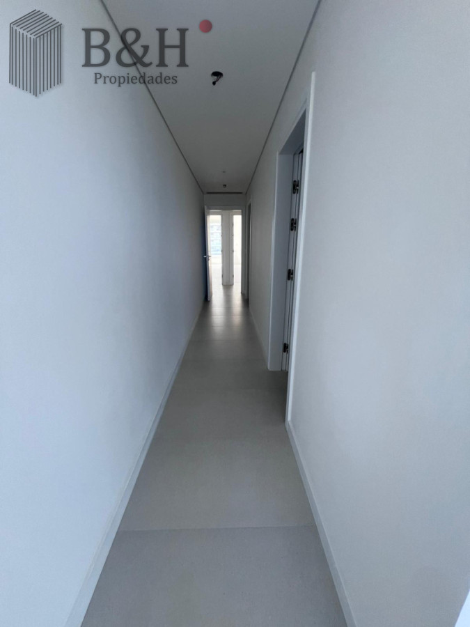 Apartamento ID.6350 - Vistas panoramicas de Playa Brava, Departamento de 3 dormitorios en venta. Torre Le Parc