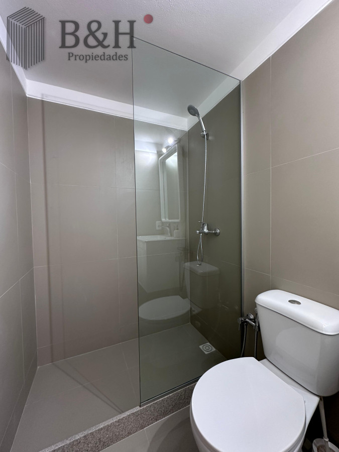 Apartamento ID.5540 - Apartamento de 3 dormitorios en Peninsula, Punta del Este con vista al mar