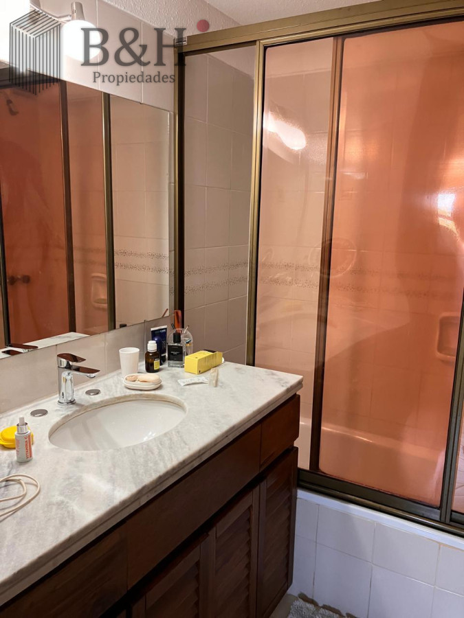 Apartamento ID.6348 - Vende hermoso depto de 3 dormitorios con vista, Punta del Este