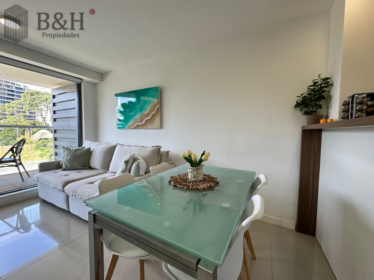 Apartamento ID.6082 - Vende apartamento de 1 dormitorio y medio en Peninsula, Punta del Este