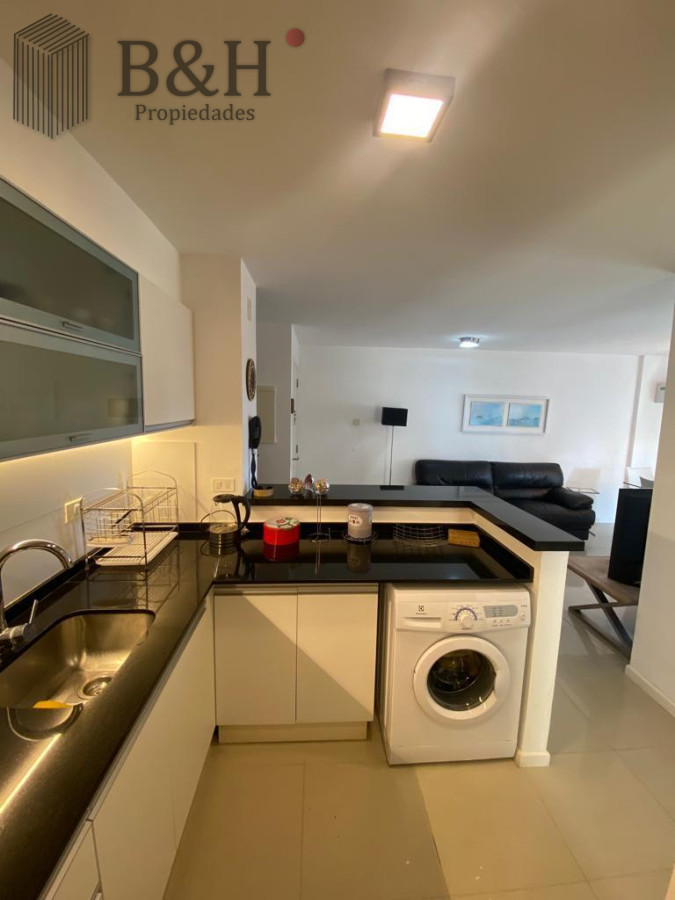 Apartamento ID.7576 - Departamento de 2 dormitorios y medio en venta en Punta del Este