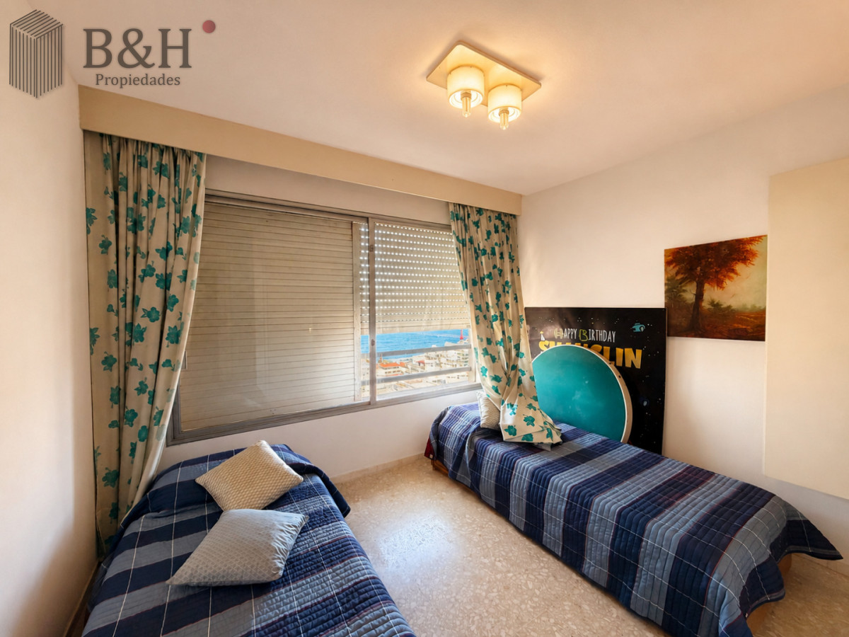 Apartamento ID.7842 - En venta en torre Libertador, apartamento de 3 dormitorios con vista agradable entorno 