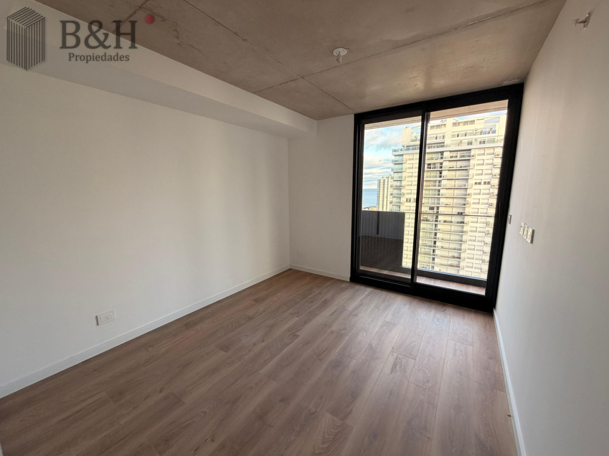 Apartamento ID.7574 - En venta apartamento de 2 dormitorios,  con agradable vista en Mansa, Punta del Este