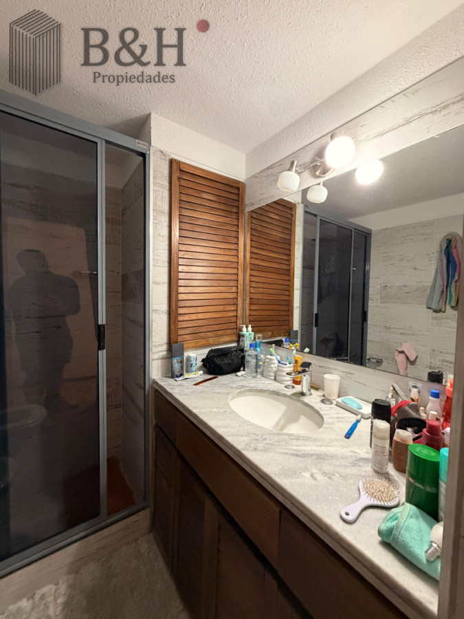 Apartamento ID.6348 - Vende hermoso depto de 3 dormitorios con vista, Punta del Este
