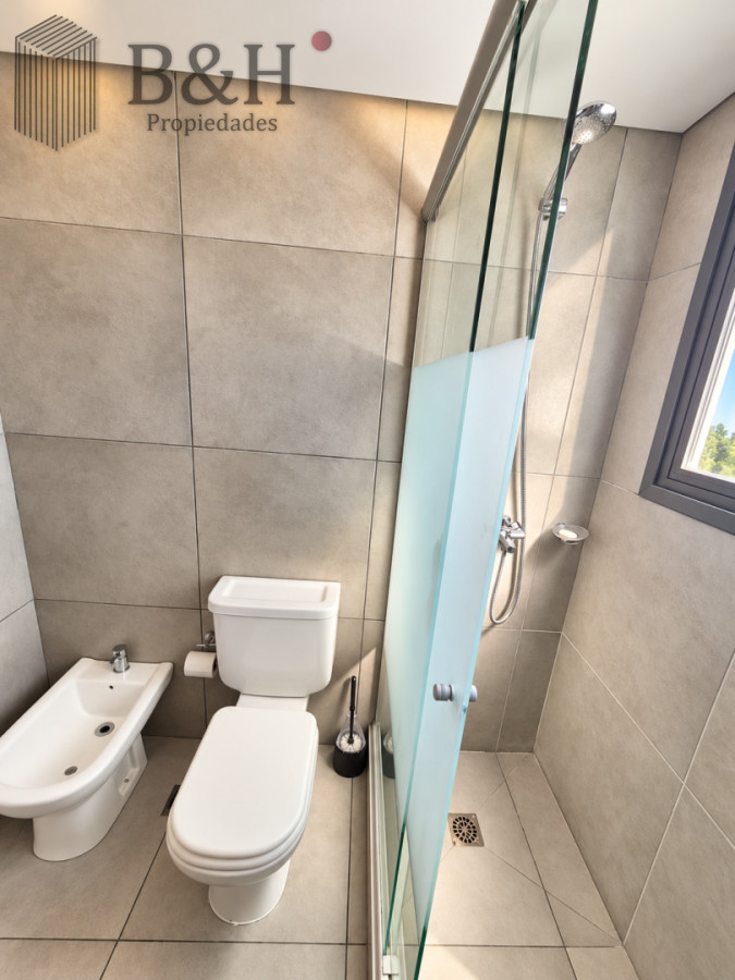 Apartamento ID.8176 - Apartamento en venta de 2 dormitorios a pasos del mar en Brava - Punta del Este