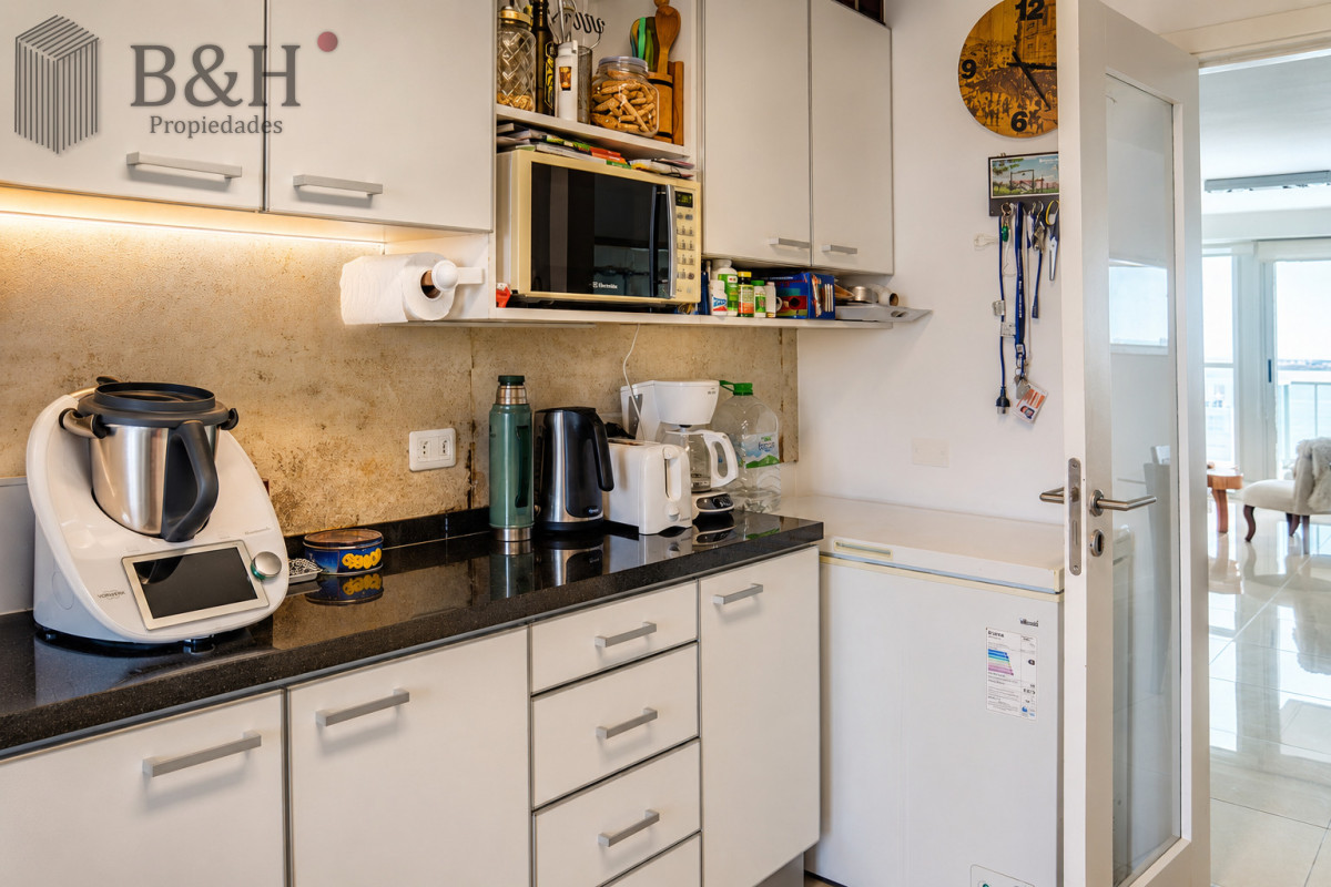 Apartamento ID.7369 - Departamento de 3 dormitorios en venta a pasos del mar. MANSA PUNTA DEL ESTE