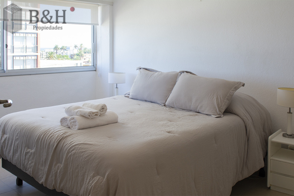 Apartamento ID.7722 - Apartamento de 2 dormitorios con vista al mar en venta en Peninsula.