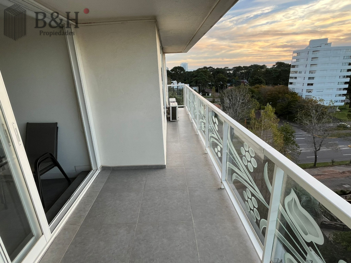 Apartamento ID.2568 - Apartamento 1 dormitorio en Punta del Este en VENTA - Torre Yoo