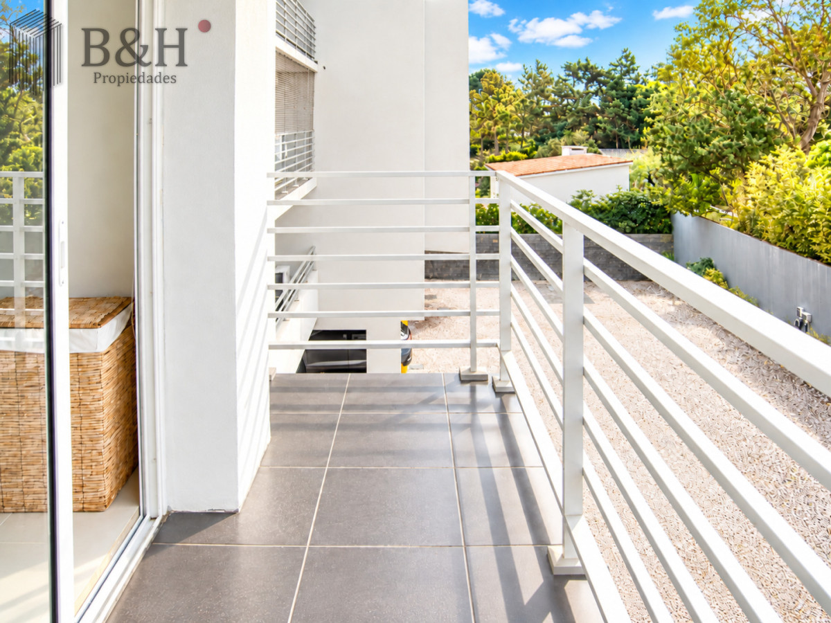 Apartamento ID.7841 - En alquiler Departamento frente al mar en Playa Mansa de 3 dormitorios Punta del Este